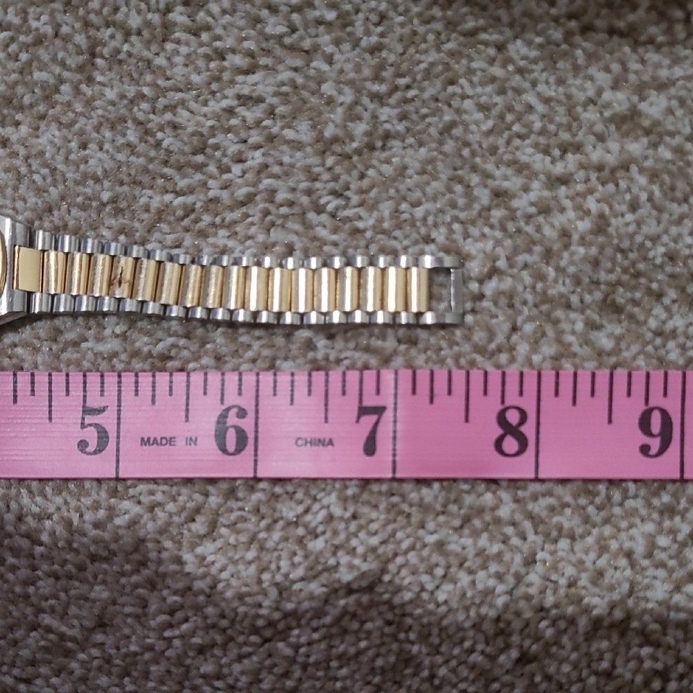 Seiko Silver and Gold Tone Watch - Picture 7 of 7